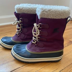 Sorel Purple and Black Caribou Boots size 7.5